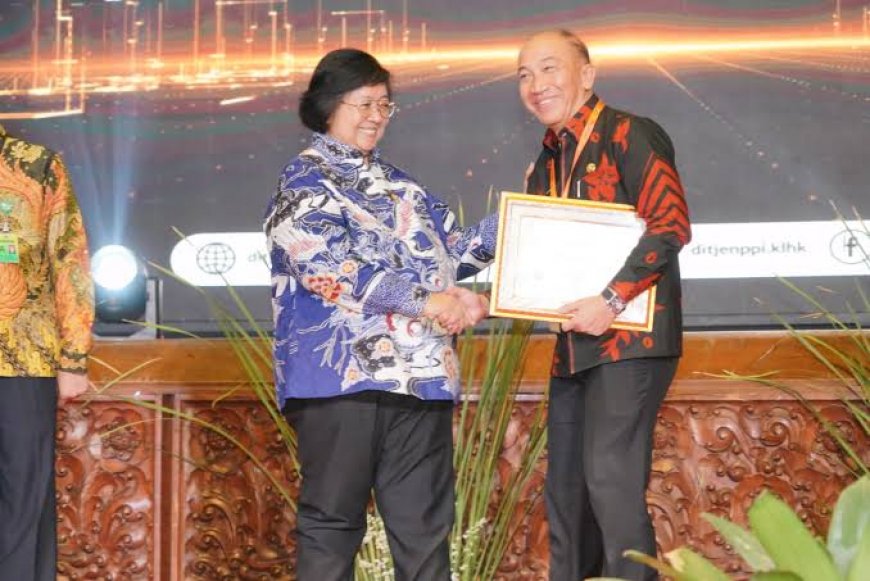 Pj Bupati Tanggamus Raih Penghargaan Proklim Utama untuk Kelima Kalinya dalam Upaya Melindungi Lingkungan
