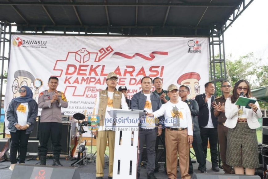 Bupati dan Wakil Bupati Pesisir Barat Hadiri Deklarasi Damai Pemilu 2024 yang Diselenggarakan Bawaslu