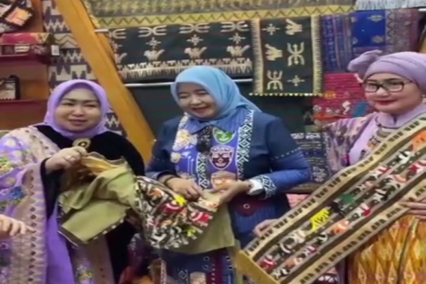 Dekranasda Tanggamus Sukses di Inacraft 2024, Kain Tapis Lampung Motif Biota Laut Paling Diminati