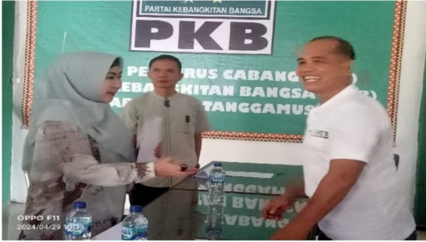 Setelah PDIP, Dewi Handajani Juga Ambil Formulir Bakal Calon Bupati Tanggamus di PKB