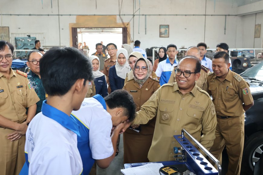 Pj. Gubernur  Tinjau Program Pelatihan Berbasis Kompetensi di BLK Bandar Lampung