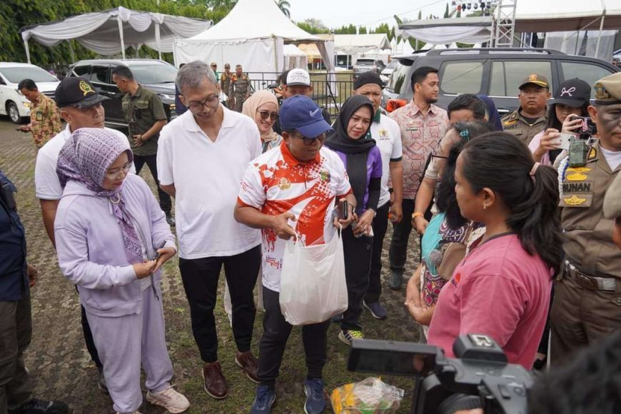 Pj. Gubernur Lampung Tinjau Pasar Murah di Lapangan Korpri untuk Kendalikan Inflasi