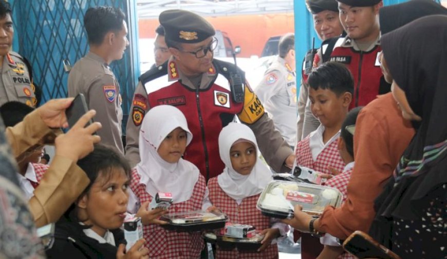 Polda Sumsel Gelar Makan Siang Gratis untuk Siswa Berkebutuhan Khusus