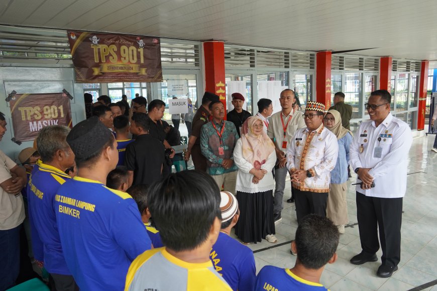 Pj Gubernur Lampung Pantau Pemungutan Suara di Lapas Bandarlampung